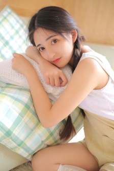 年轻的女教师2在线